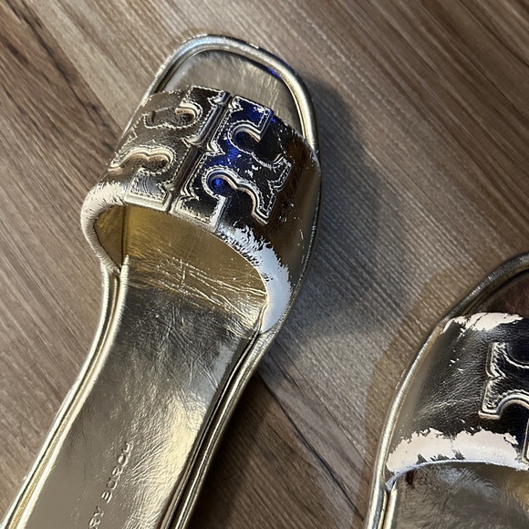 Tory Burch size 7.5 - Picture 6 of 7